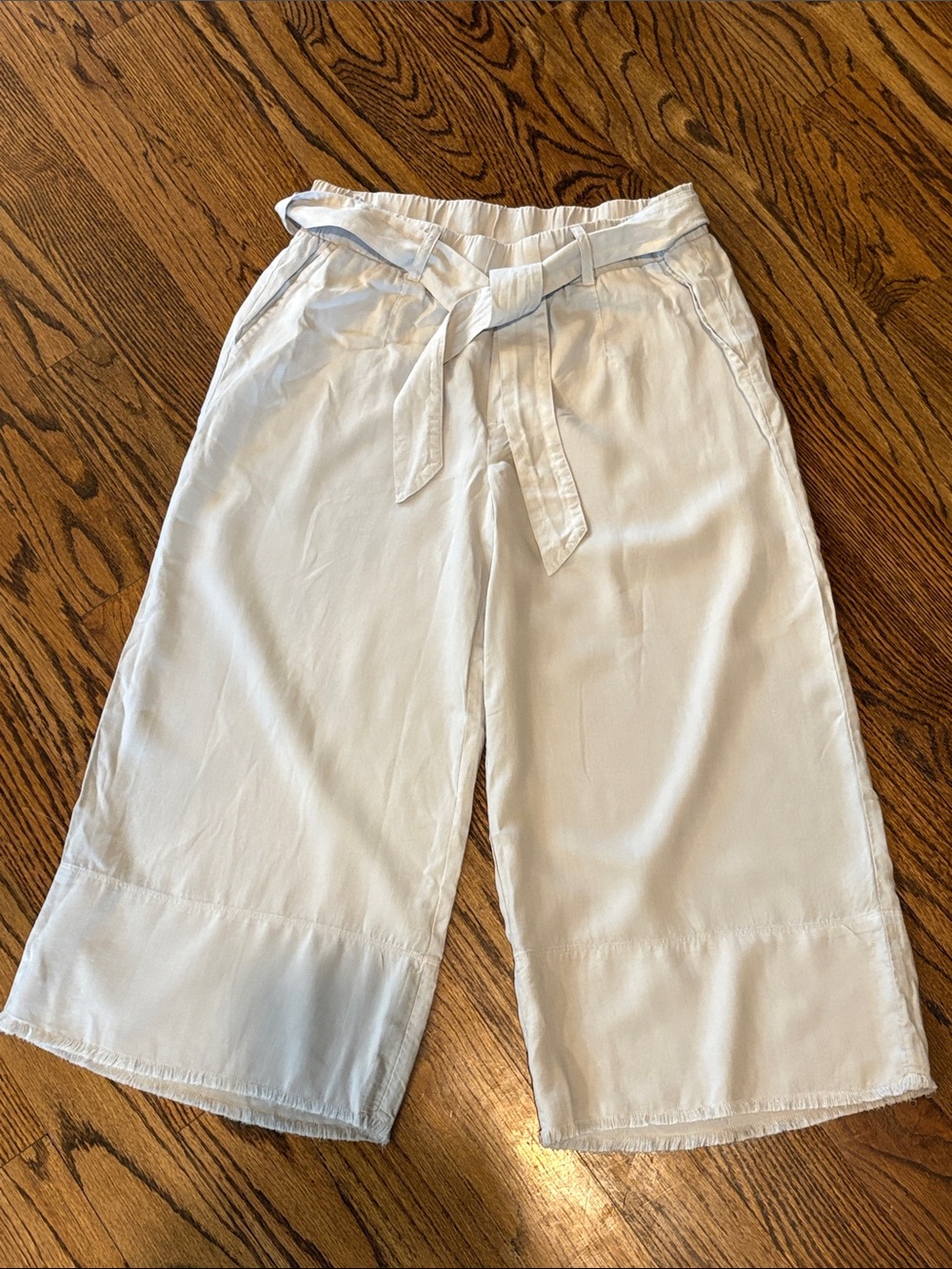 cloth & stone Light Gray/ Taupe Elastic Waist low Crop pant